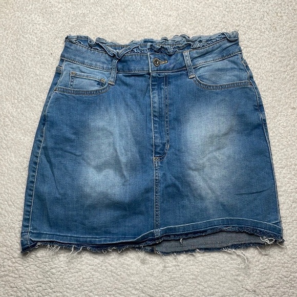 Arizona Denim Skirt Raw Hem Stretch Comfy Size 11 Paper Skirt - Picture 1 of 7